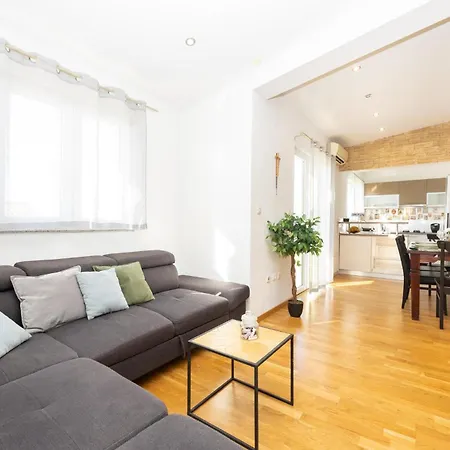 Apartament 3 Makarska