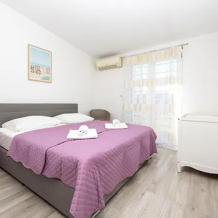 Apartment 3 *